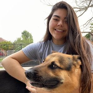 Meet your Posher, Alondra